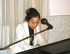 丹羽志穂さんのピアノ演奏